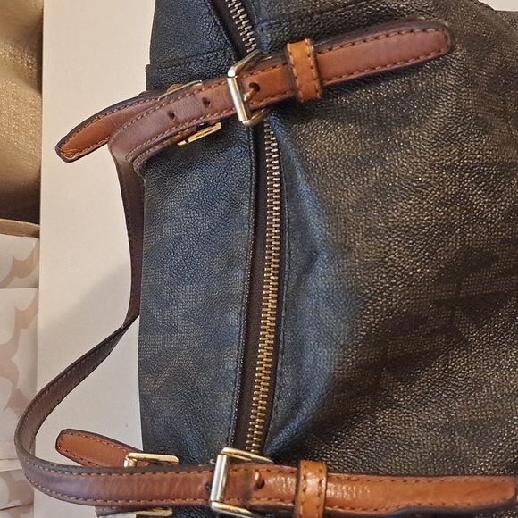 Michael Kors Jet Set Tote With Matching Wallet - Picture 11 of 17